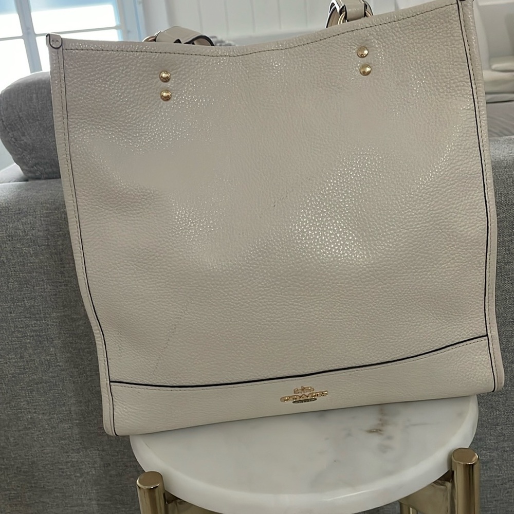 Coach tote authentic